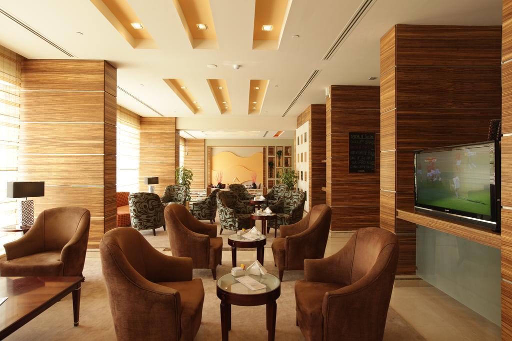 Hilton Garden Inn Riyadh Olaya Buitenkant foto