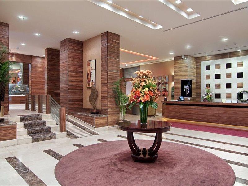 Hilton Garden Inn Riyadh Olaya Buitenkant foto